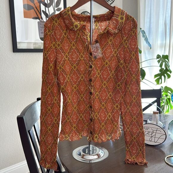 NWOT Free People Caught a Feeling Button Down Long Sleeves S Slim Fit Smocked - Picture 14 of 15